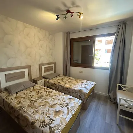 En Punta Prima Con 3 Piscinas, 2 Dormitorios,2 Banos ,parking Y Seguridad 24 Torrevieja