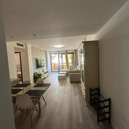 Apartment En Punta Prima Con 3 Piscinas, 2 Dormitorios,2 Banos ,parking Y Seguridad 24 Torrevieja