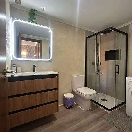 En Punta Prima Con 3 Piscinas, 2 Dormitorios,2 Banos ,parking Y Seguridad 24