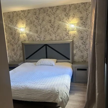 En Punta Prima Con 3 Piscinas, 2 Dormitorios,2 Banos ,parking Y Seguridad 24 *